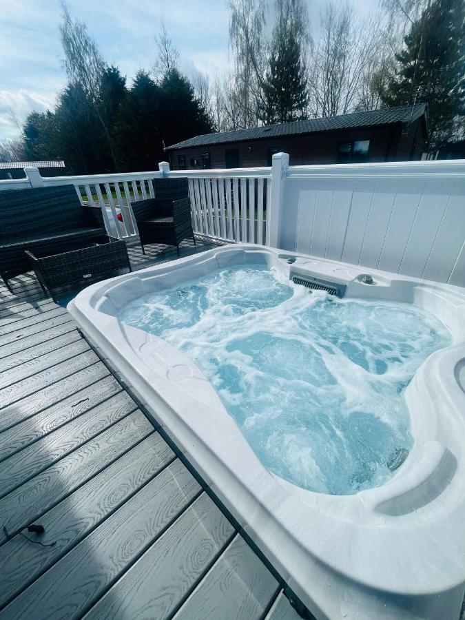 Evergreen Lodge With Hot Tub York Eksteriør bilde
