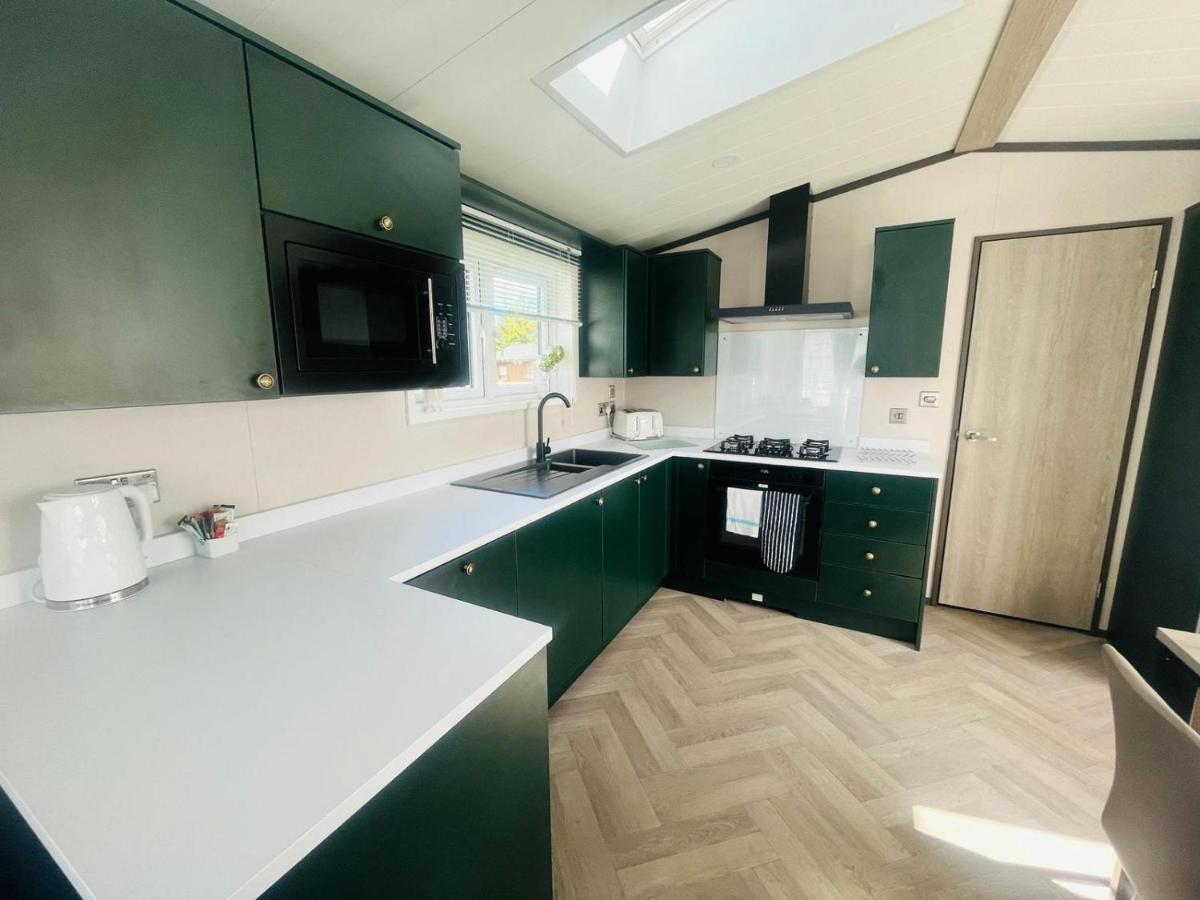 Evergreen Lodge With Hot Tub York Eksteriør bilde