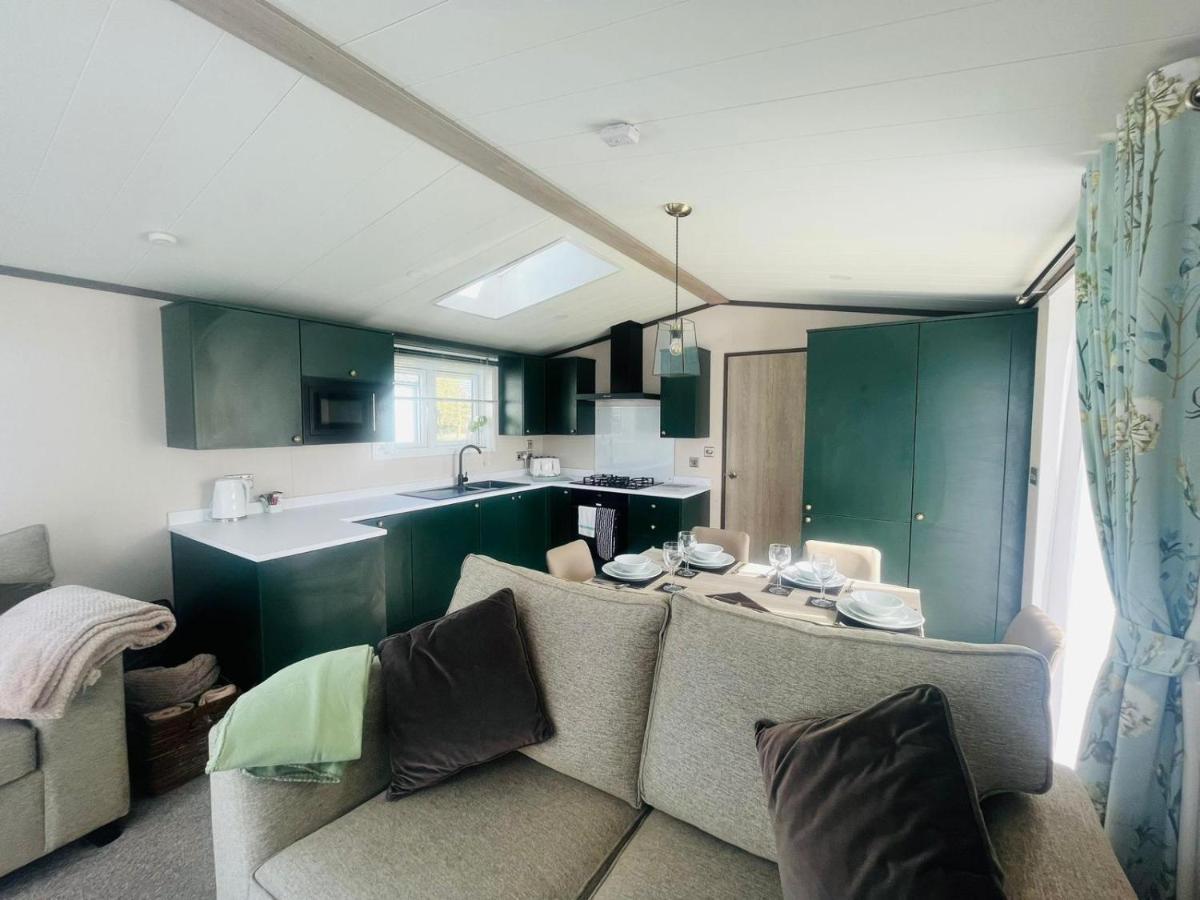 Evergreen Lodge With Hot Tub York Eksteriør bilde